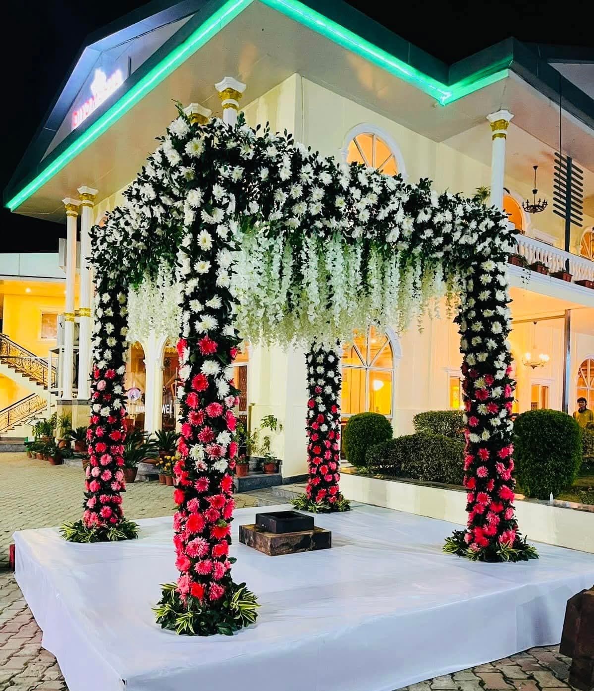 Mandap decoration by Floral Roots & Decor — design 12